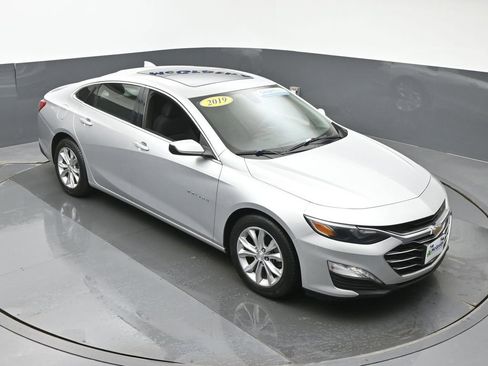 Used 2019 Chevrolet Malibu LT image 3