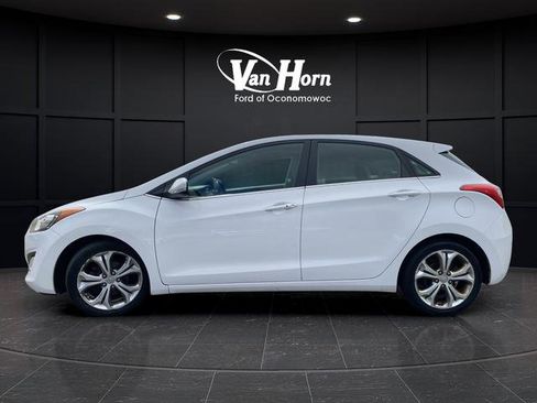 Used 2014 Hyundai Elantra GT w/ Option Group 02 FWD image 3