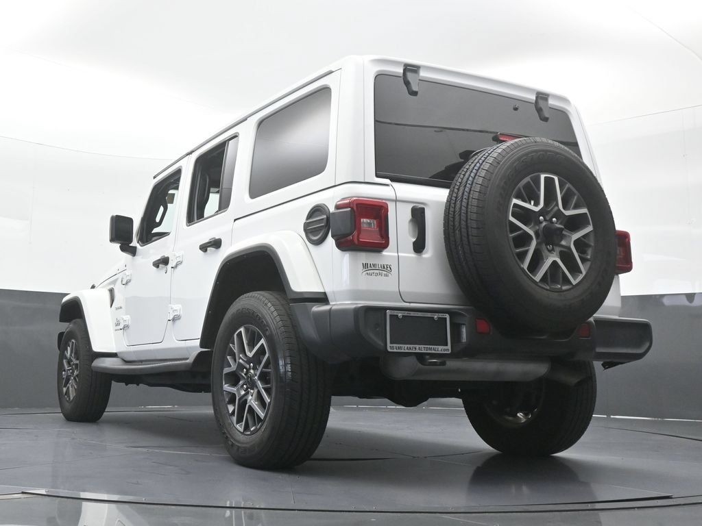 Used 2024 Jeep Wrangler Unlimited Sahara w/ Safety Group AWD/4WD image 56