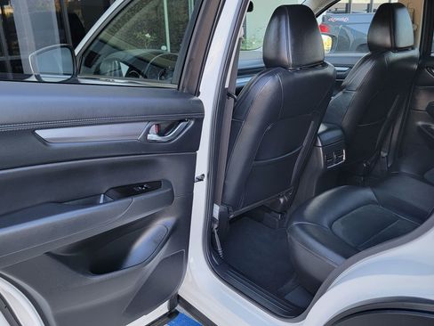 Used 2021 MAZDA CX-5 Touring image 17