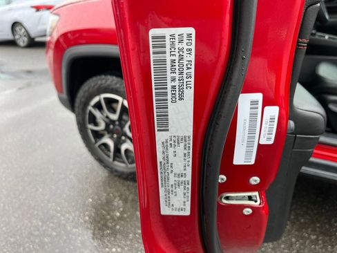 Used 2025 Jeep Compass Trailhawk image 28