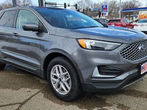 Used 2023 Ford Edge SEL image 3