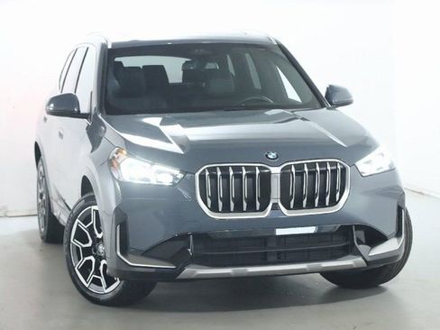 Used 2025 BMW X1 xDrive28i AWD/4WD image 2