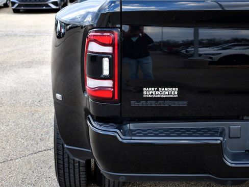 Used 2024 RAM 3500 Laramie w/ Night Edition image 13