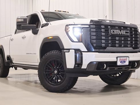 Used 2024 GMC Sierra 3500 Denali Ultimate image 46