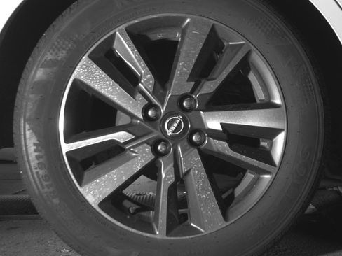 Used 2025 Nissan Versa SV FWD image 18