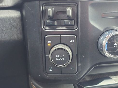 Used 2024 Ford F350 Platinum image 47