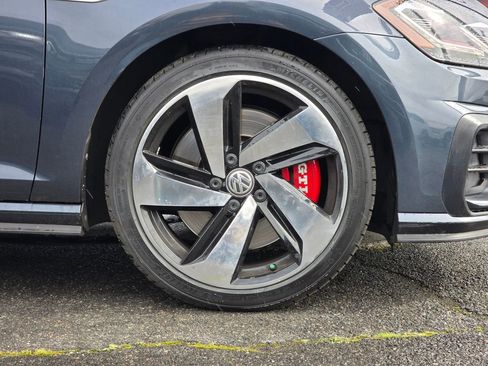 Used 2018 Volkswagen GTI SE w/ SE Leather Package image 9