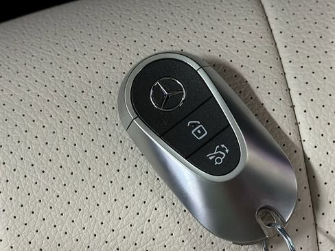 New 2026 Mercedes-Benz E 350 4MATIC Sedan image 35