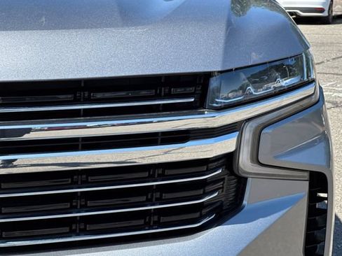 Used 2022 Chevrolet Suburban LT AWD/4WD image 53