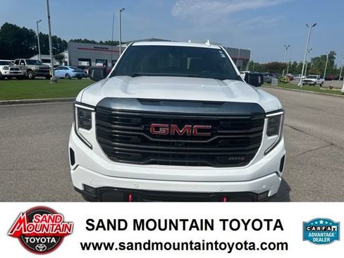 Used 2023 GMC Sierra 1500 AT4 w/ AT4 Premium Package AWD/4WD image 8