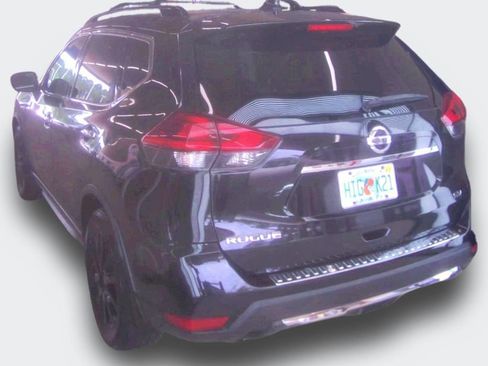 Used 2017 Nissan Rogue SV w/ Midnight Edition FWD image 6