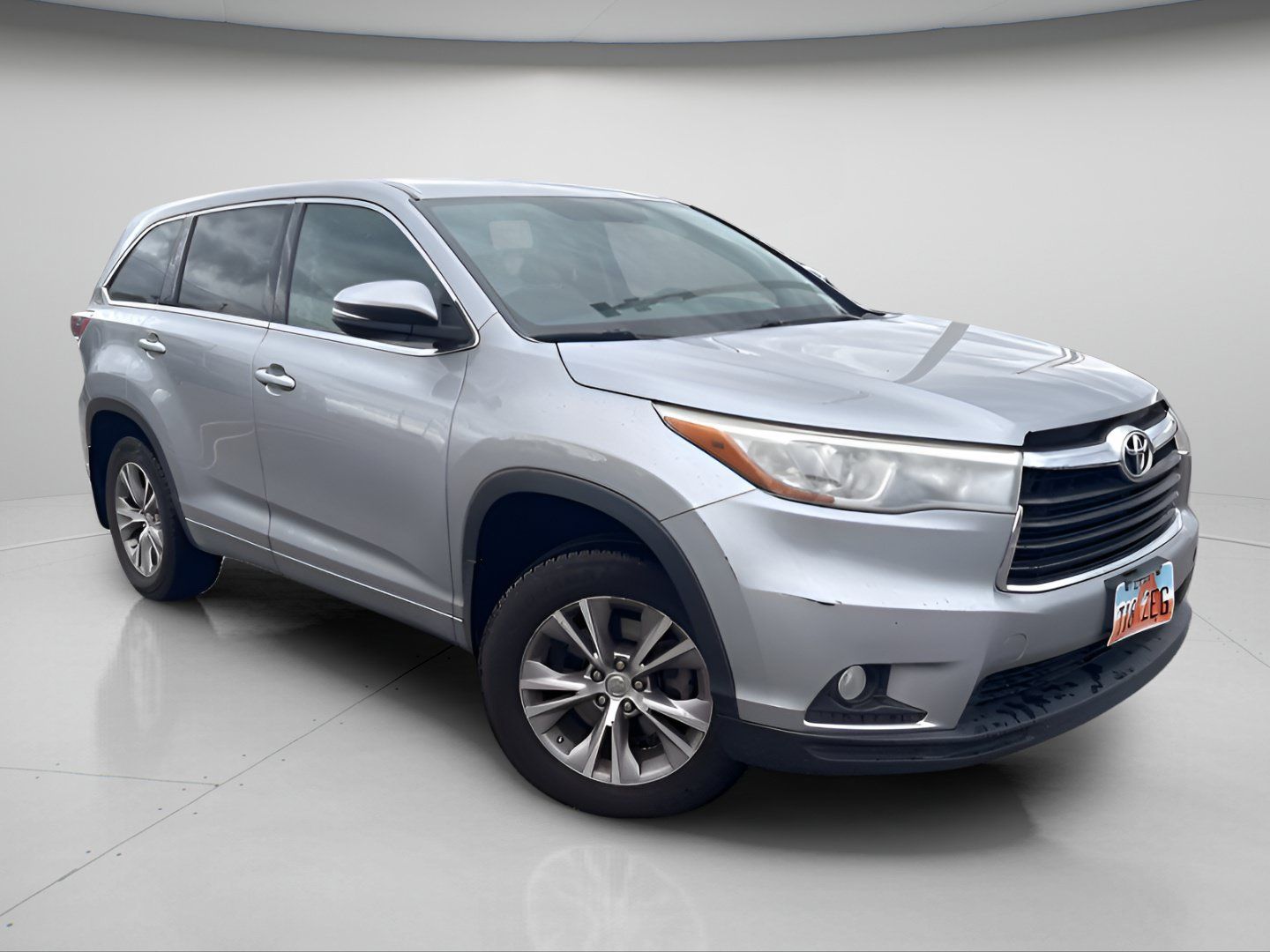 Used 2015 Toyota Highlander Plus AWD/4WD image 3