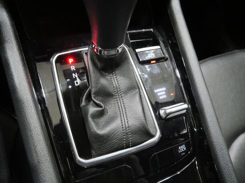 Used 2025 Jeep Compass Limited AWD/4WD image 23