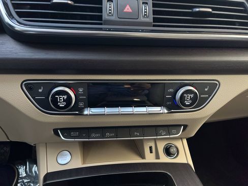 Used 2023 Audi Q5 2.0T Premium w/ Convenience Package image 25