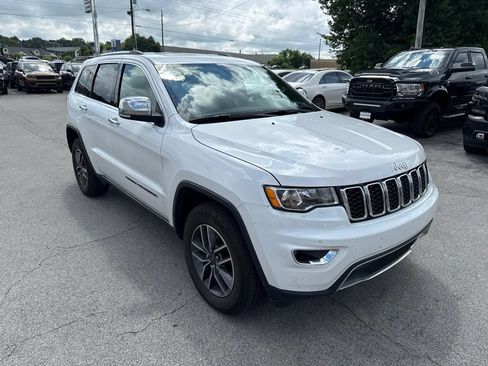 Used 2019 Jeep Grand Cherokee Limited AWD/4WD image 2