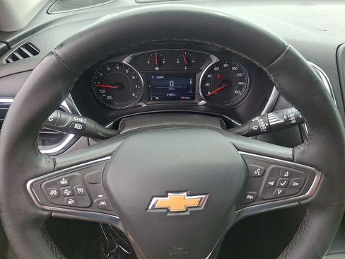 Used 2023 Chevrolet Equinox LT AWD/4WD image 18
