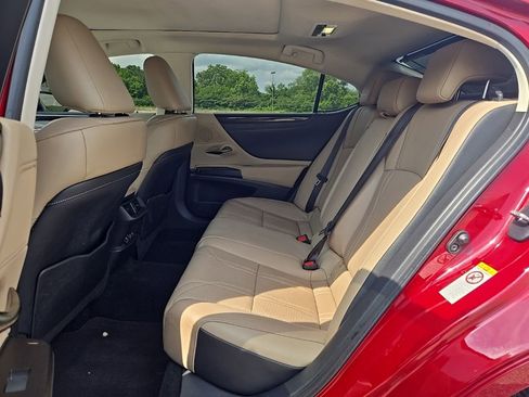 Used 2019 Lexus ES 350 w/ Accessory Package 2 FWD image 18