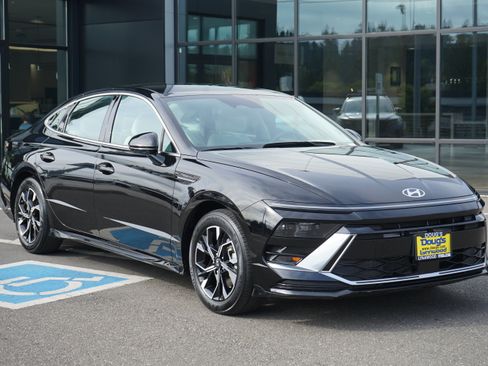 Used 2025 Hyundai Sonata SEL FWD image 1