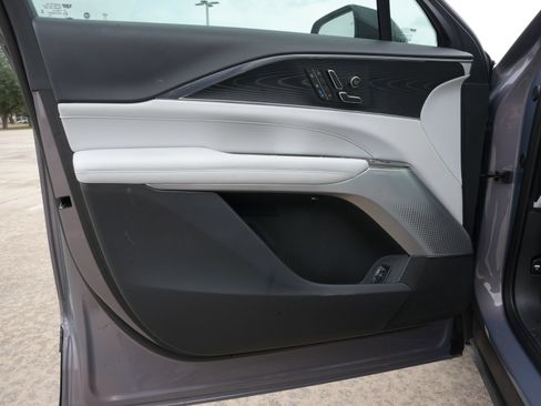 Certified 2024 Cadillac Lyriq Luxury AWD/4WD image 19