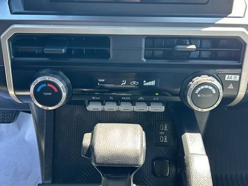Used 2024 Toyota Tacoma SR5 AWD/4WD image 21