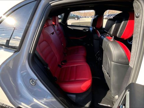 Used 2021 Porsche Macan Turbo image 16