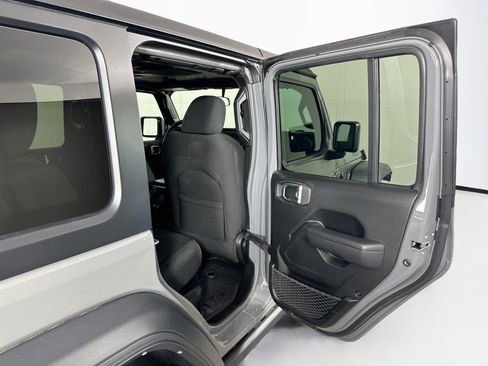 Used 2023 Jeep Wrangler Unlimited w/ Cold Weather Group AWD/4WD image 27