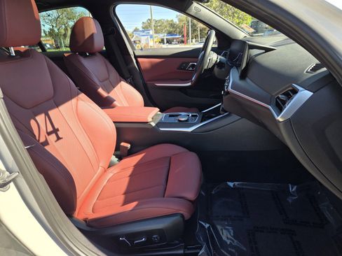 Used 2024 BMW 330i Sedan w/ Premium Package image 17