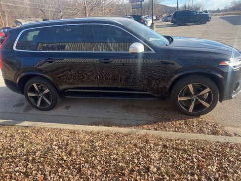 Used 2019 Volvo XC90 T5 R-Design w/ Advanced Package image 2