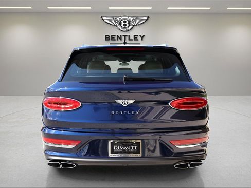 New 2025 Bentley Bentayga Azure V8 image 6