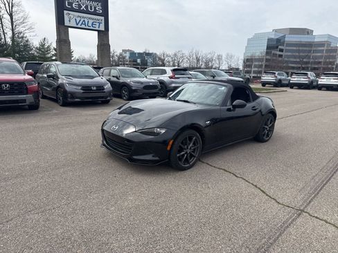 Used 2017 MAZDA MX-5 Miata Club image 9