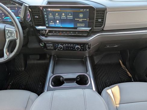 Used 2026 Chevrolet Silverado 2500 LTZ w/ LTZ Premium Package image 7