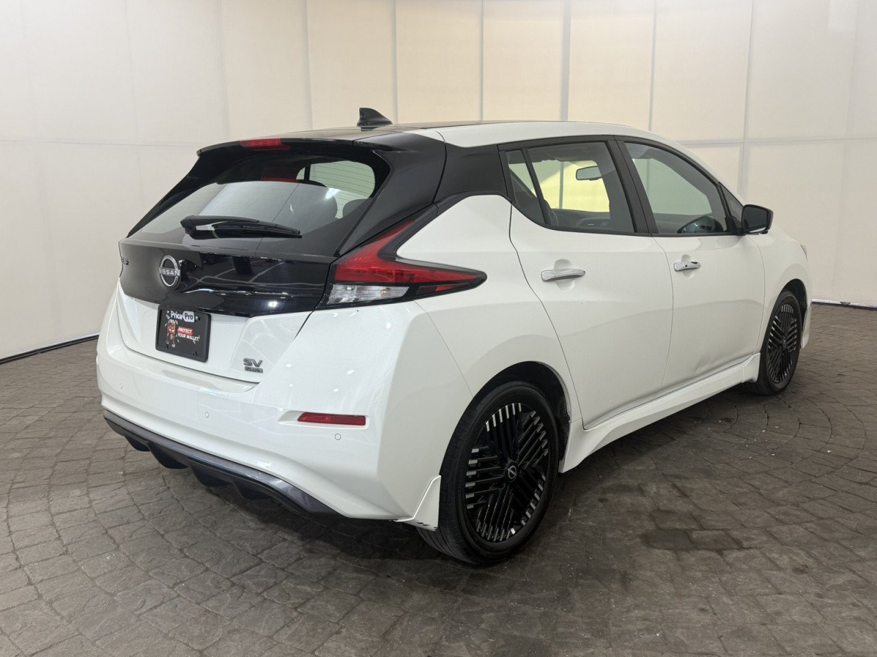 Used 2025 Nissan Leaf SV Plus FWD image 9
