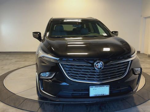 Used 2024 Buick Enclave Premium image 3