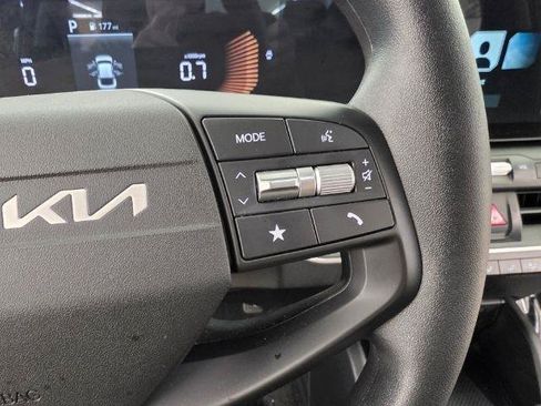 Used 2025 Kia K4 FWD image 12