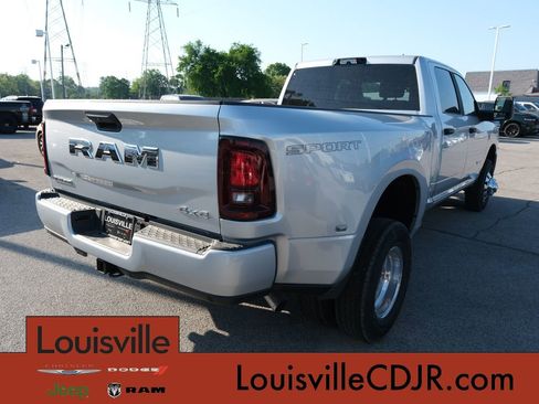 New 2026 RAM 3500 Big Horn AWD/4WD image 8