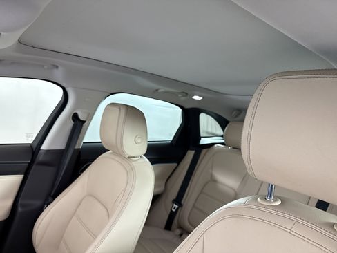 Used 2017 Jaguar F-PACE Prestige image 23