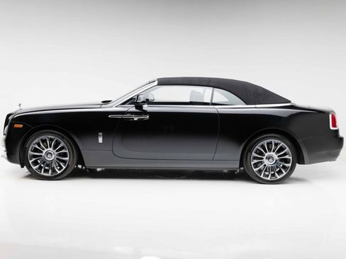 Used 2019 Rolls-Royce Dawn RWD image 29