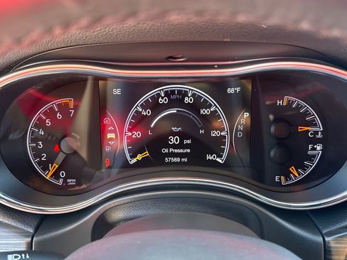 Used 2021 Jeep Grand Cherokee Laredo image 17