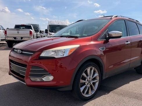 Used 2015 Ford Escape SE w/ SE Chrome Package image 1