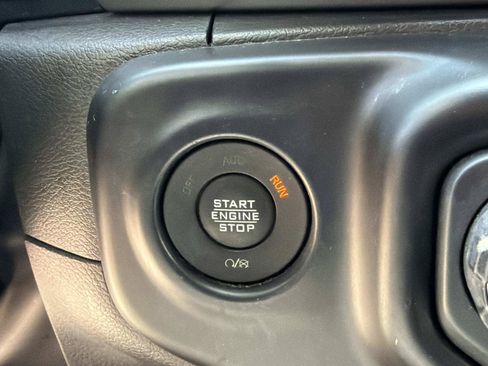 Used 2022 Jeep Wrangler Unlimited Sport AWD/4WD image 30