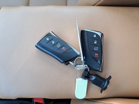 Used 2024 Lexus ES 350 w/ Accessory Package (Z1) FWD image 39