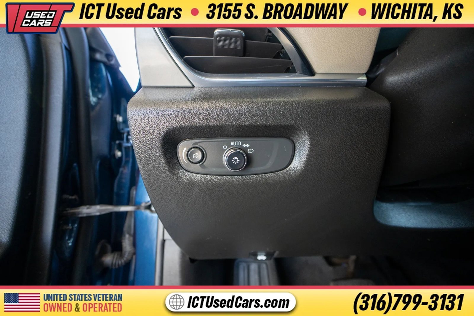 Used 2022 Chevrolet Traverse LS FWD image 19