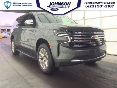 Used 2023 Chevrolet Suburban Premier image 1