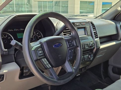 Used 2015 Ford F150 XLT AWD/4WD image 8