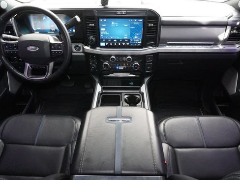 Used 2025 Ford F250 Platinum w/ FX4 Off-Road Package AWD/4WD image 28