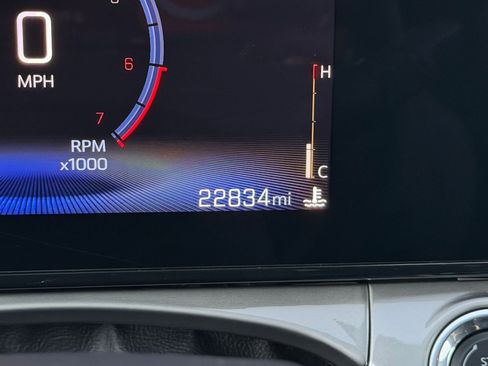 Used 2025 Chevrolet Trax LT image 38