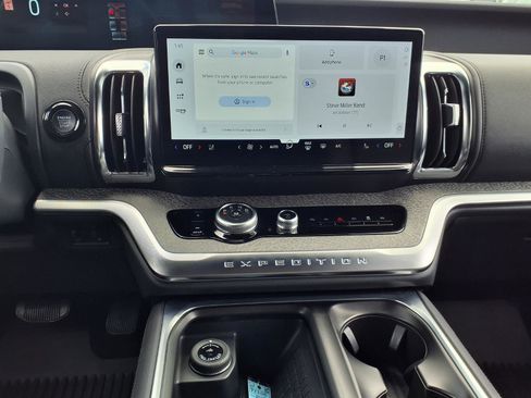 Used 2025 Ford Expedition Tremor image 16