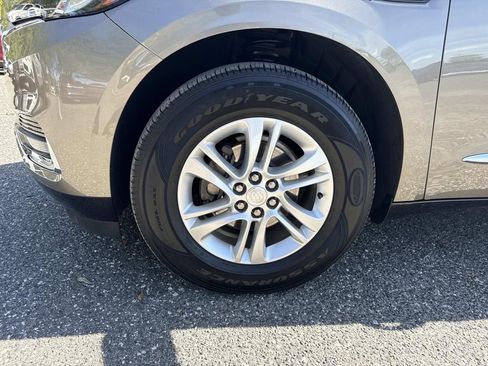 Used 2020 Buick Enclave Essence w/ Sound and Sites Package image 10