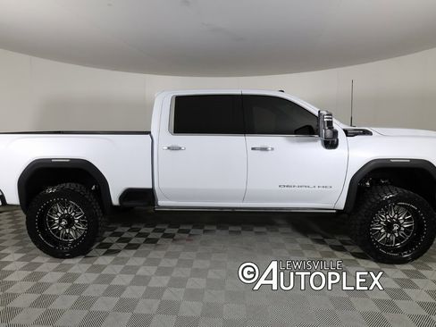 Used 2026 GMC Sierra 2500 Denali Ultimate image 4
